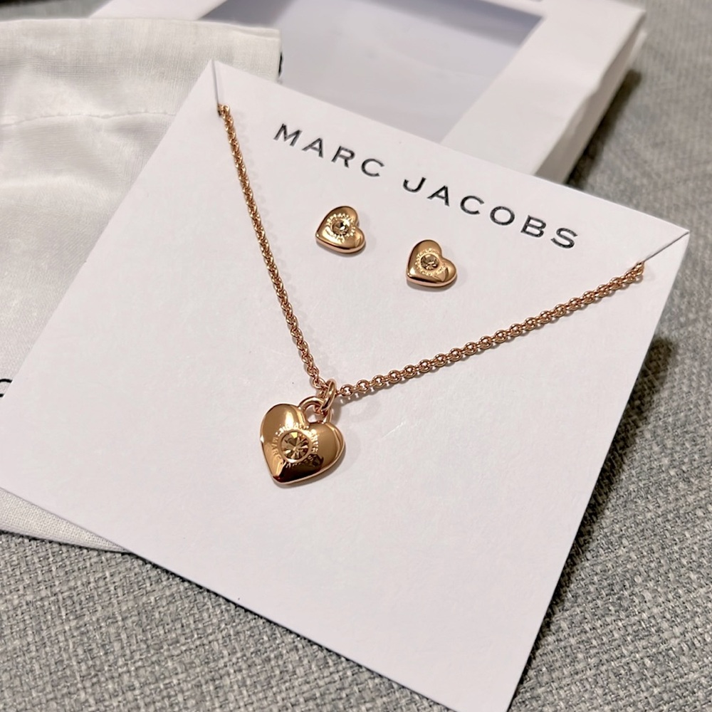 New Marc Jacobs Gold / Crystal Heart Necklace and Earrings set - Picture 2 of 8